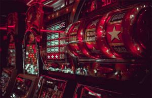 Slot machine betting strategies