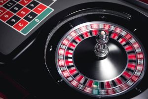 High and Low Volatility Bets in Roulette